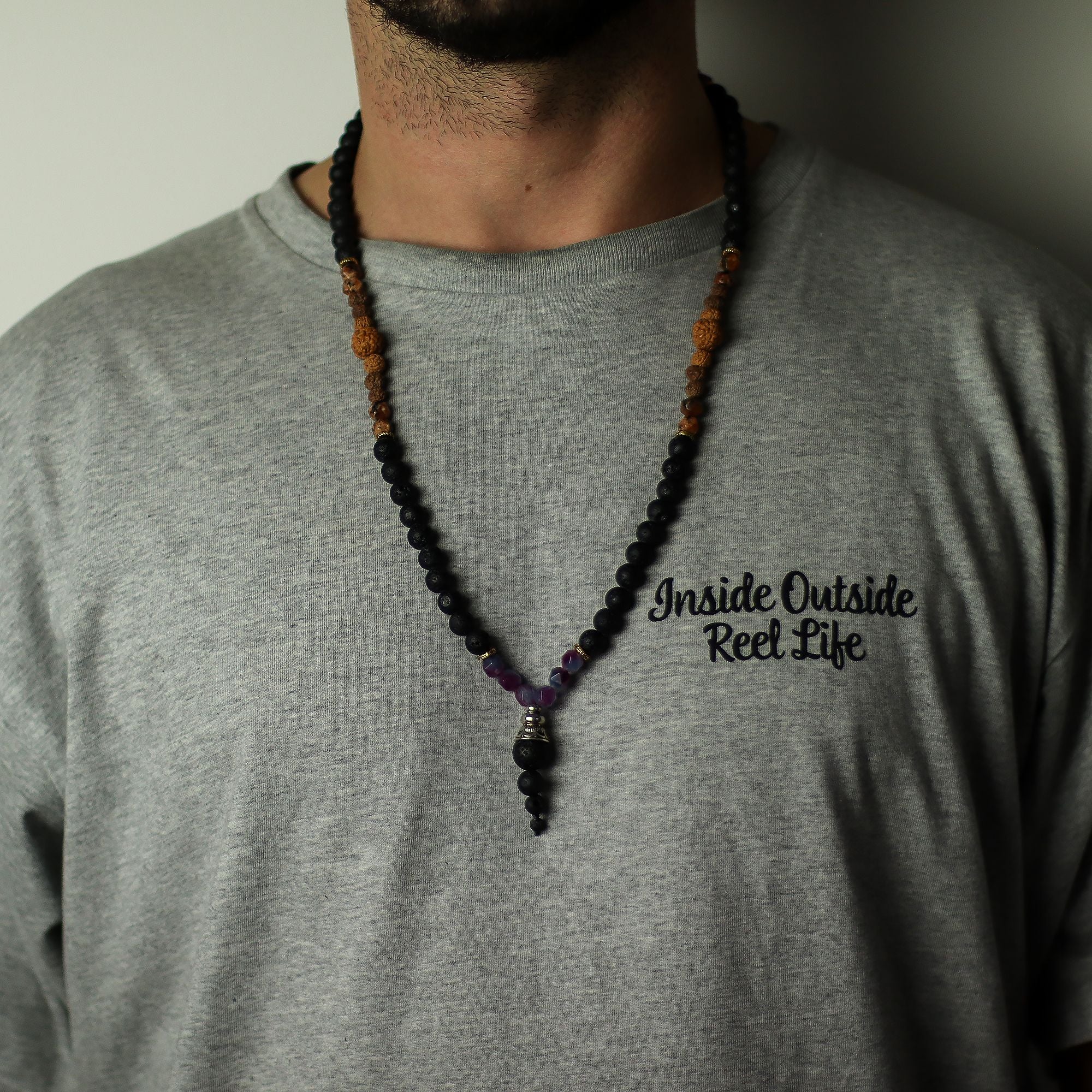 Collier Mala « Essence du volcan » – Embrasser le côté obscur